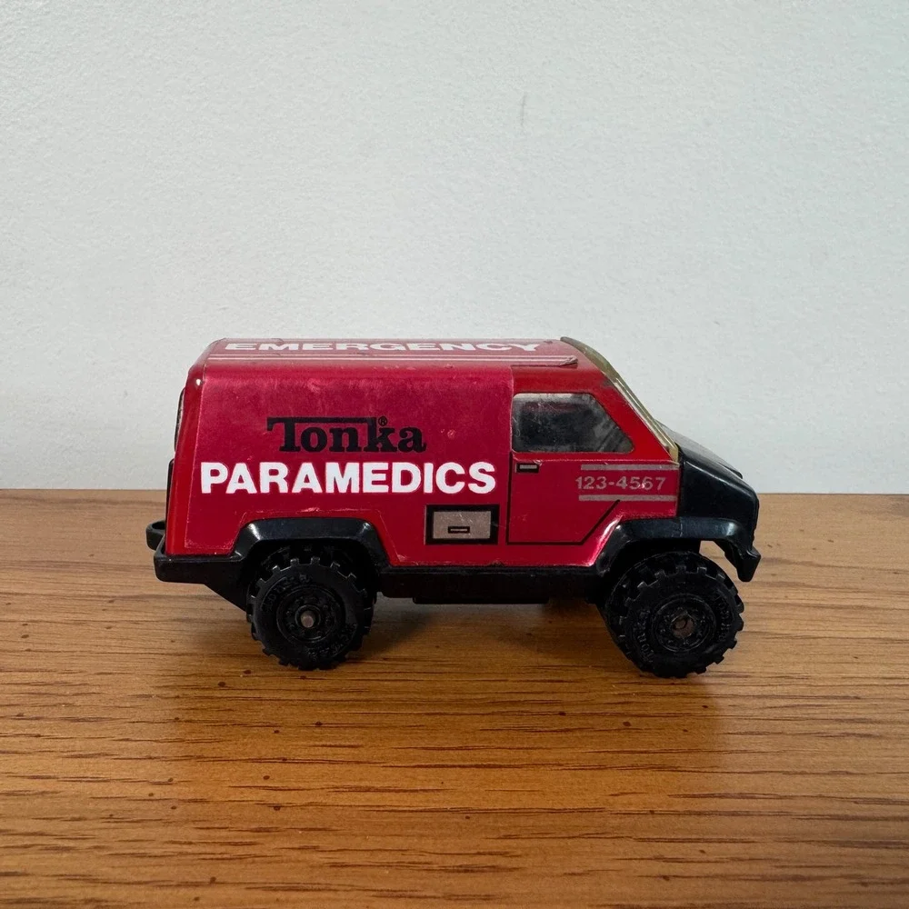 Vintage Tonka Paramedics Emergency Van Red Black‎ Diecast Toy Truck 1978 Mexico
